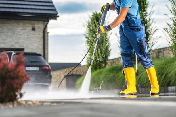 Best Fence Cleaning  in Six Mile Run, NJ